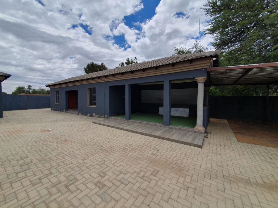 7 Bedroom Property for Sale in Naudeville Free State